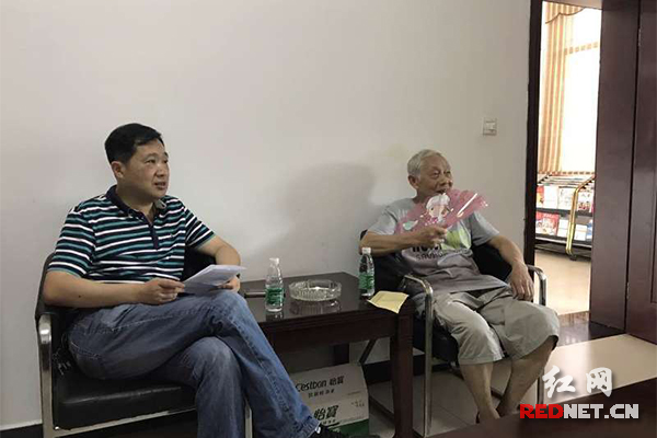 长沙市编办深入联点社区、联点村开展慰问活动