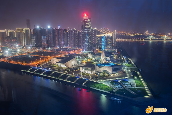 (长沙北辰三角洲夜景.星辰拍客 一杯清茶 摄)