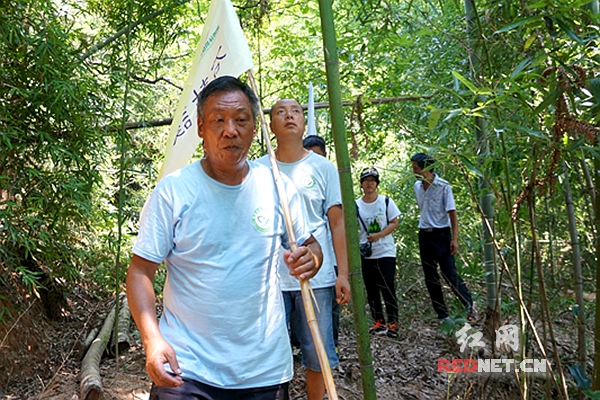 【壮志骄阳】志愿者用汗水浇灌文明之花