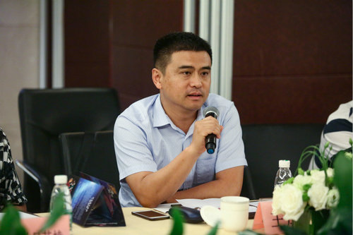 中央民族歌舞团副团长王成刚现场发言北京舞蹈家协会副主席阮兰玉现场