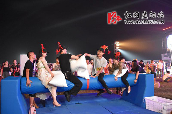 在南县罗文爱情邂逅一场a爱情的组图(白衣)美女古风花海图片