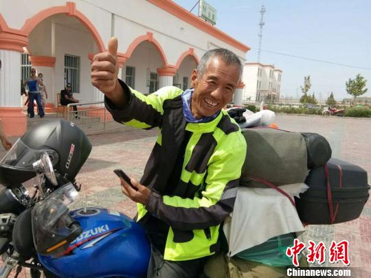 摩友骑行24天游新疆亲历“新疆好地方，景美人好”
