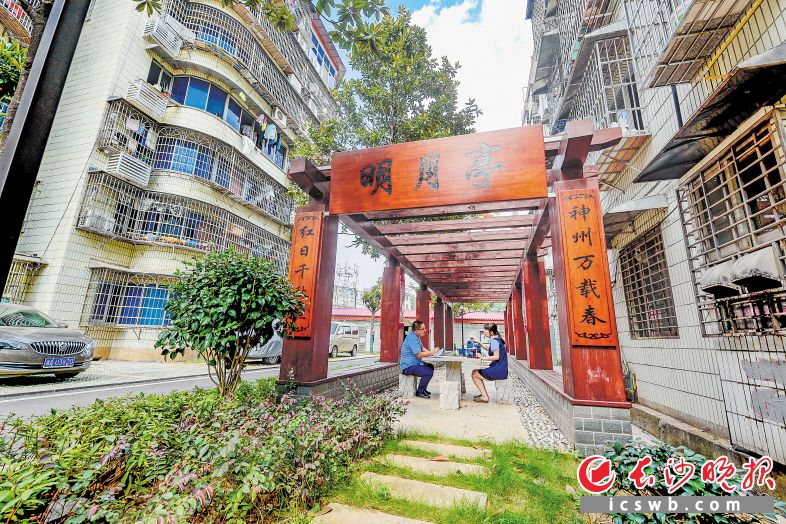 经过提质改造，南苑花园小区如今成了一个现代化的宜居小区。长沙晚报记者 陈飞 摄