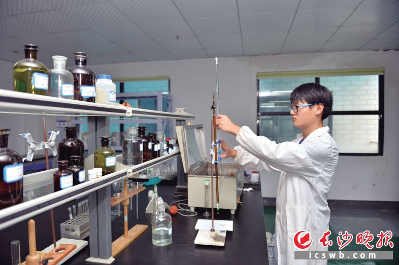 目前，湖南省检验检测特色产业园已集聚63家检验检测企业。 长沙晚报记者 邹麟 摄