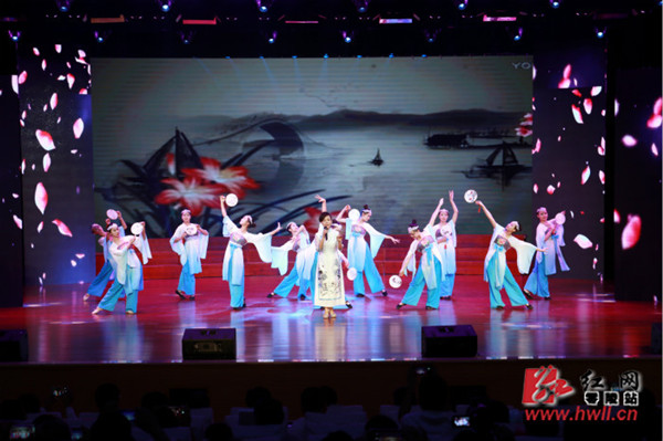 零陵区举行庆祝第33个教师节文艺演出