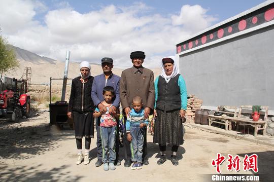 新疆三代护边员巡边守边甘愿当“牦牛向导”（图）