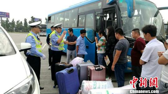 中南五省联动交通整治河南严查“两客一危一校”违法（图）