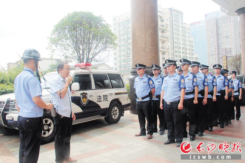 创建“平安开福”，维护社会公平正义，开福区政法机关在行动。开福区法院供图