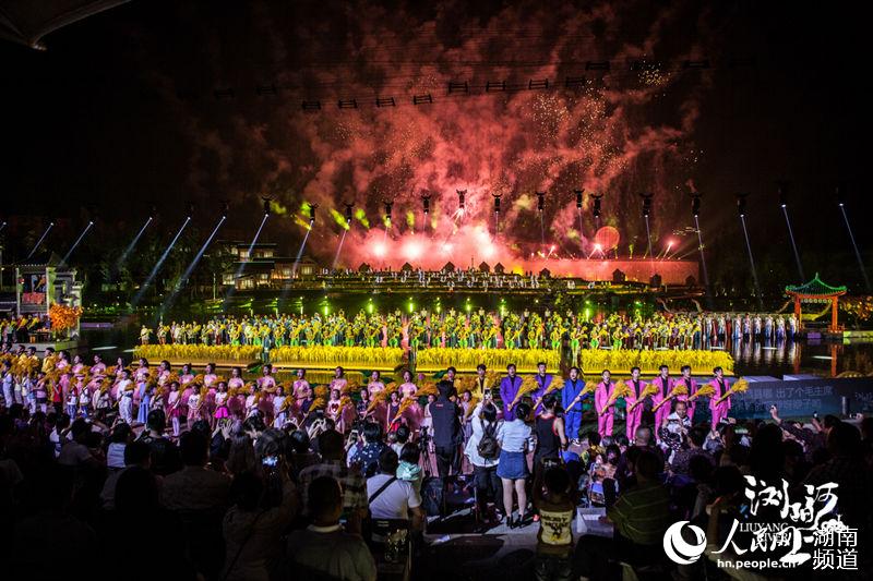 大型田园花火情境演出《浏阳河上》将成为长沙市文化、旅游产业新名片。