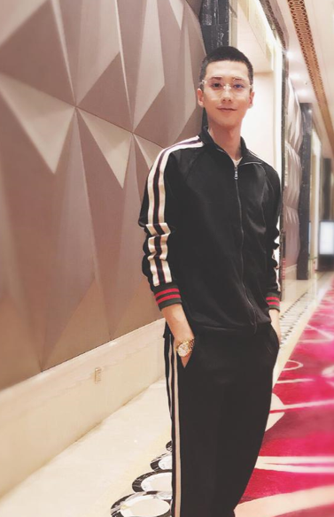 《墓王之王》主演赵东昊在仪式现场.png