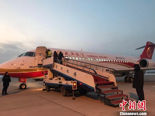 中国首款新型涡扇支线客机北疆试飞成功