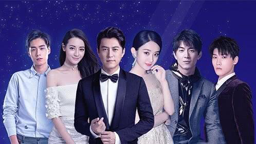 华少主持星光大赏，气氛高涨引燃全场