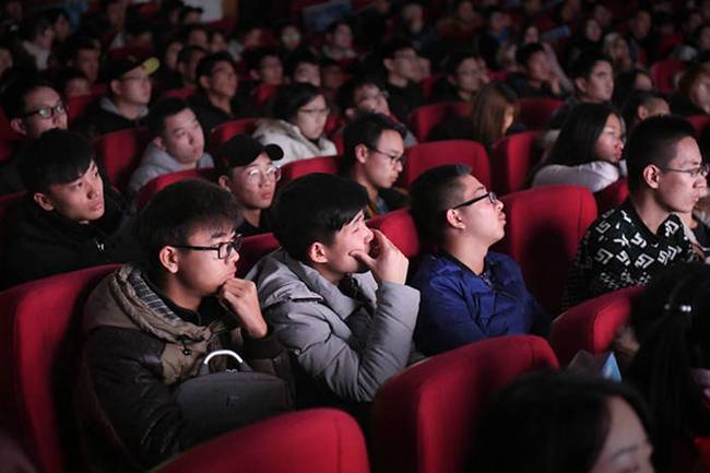 《端脑》进校园 朱元冰“对战”大学生 烧脑剧情受追捧