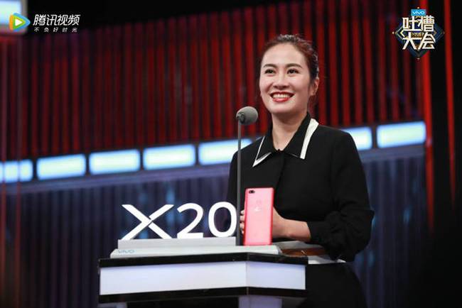 宇宙网红Papi酱上《吐槽大会2》 现场“怒怼”叶璇