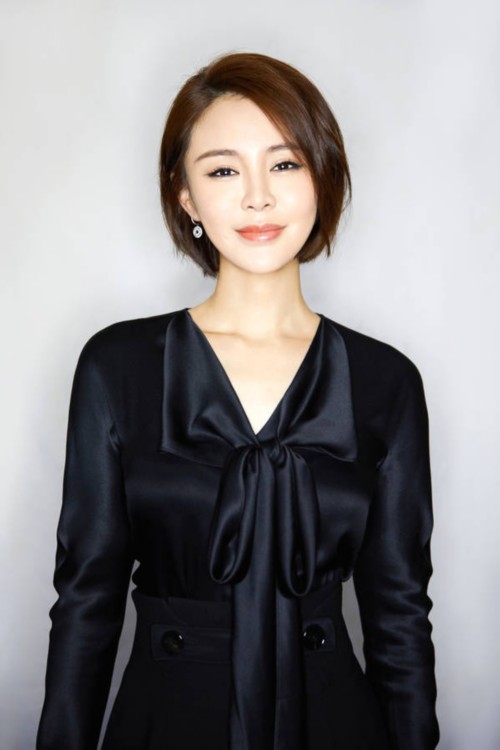 作为知名演员,影视出品人,关悦与佟大为近年来在影视方面的投资表现有