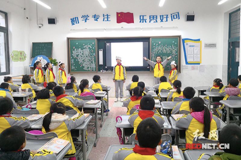 长沙江湾小学学生自编情景剧学习安全自护