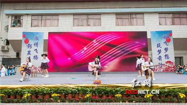 迎新年：衡阳市实验中学举行庆元旦汇演 展师生才艺