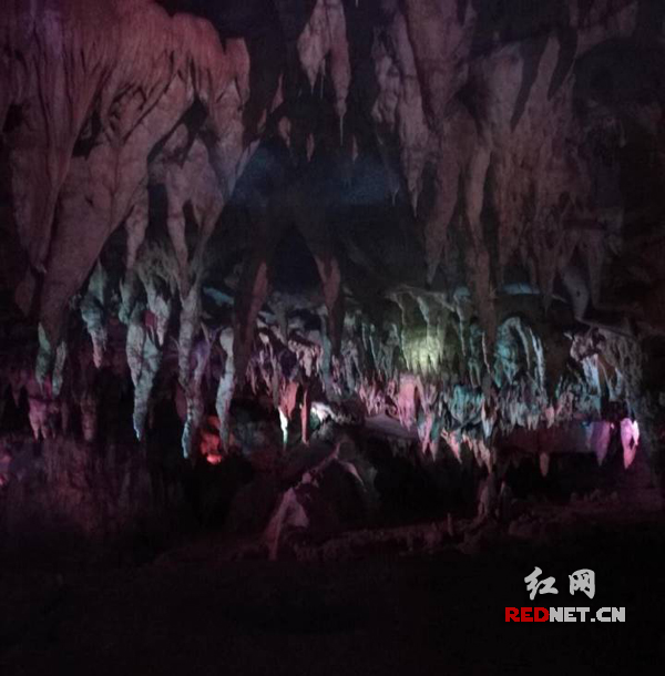 衡南花桥惊现美丽地下溶洞 山区农民筹资开发旅游景点