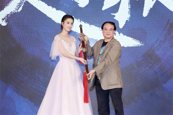 黄圣依做客人民网成焦点,不忘初心,砥砺前行!
