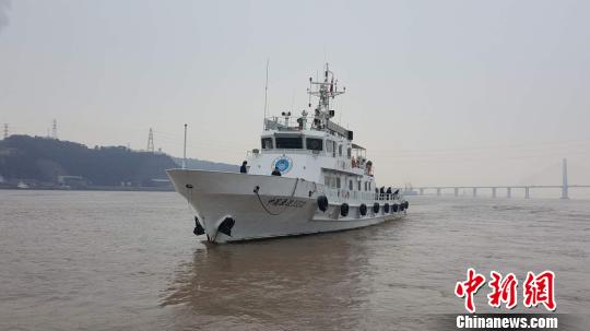 船员海上突发急症历经22个小时跨越272海里紧急救援