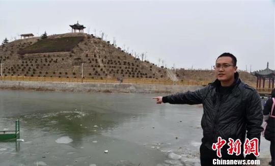 河北望都5人坠落冰窟民众合力营救彰显人间大爱