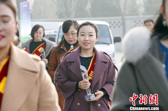 “最美军嫂”叶楠：嫁给军人就学会承担（图）