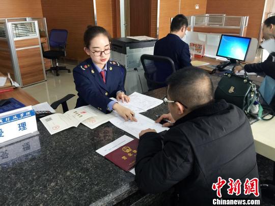 基层服务人员张宇：认真聆听群众问题增强服务质量