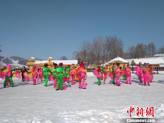 吉林农民“回乡记”：冰雪旅游让农闲时间忙碌起来