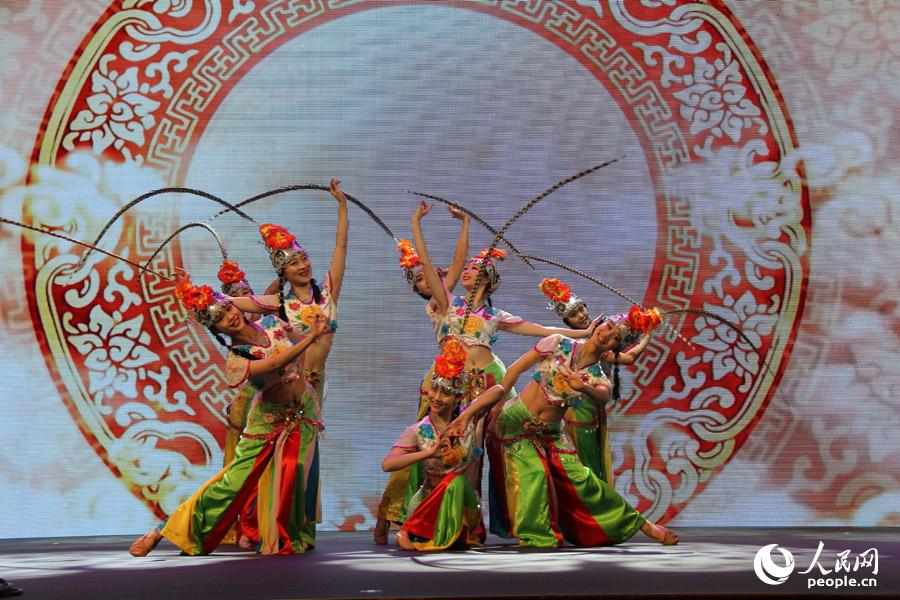 江苏省艺术团的舞蹈表演。于洋摄