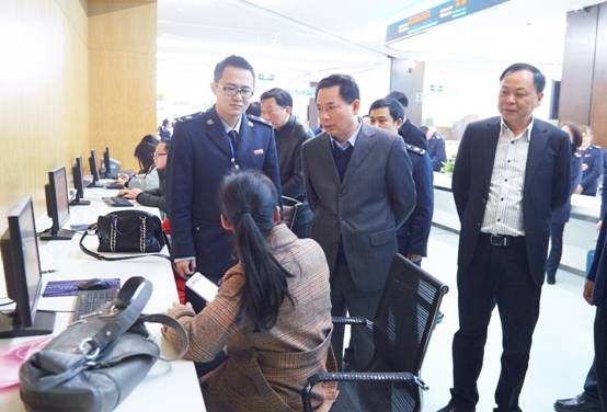 湖南省地税局局领导为新年税收工作开局起步加