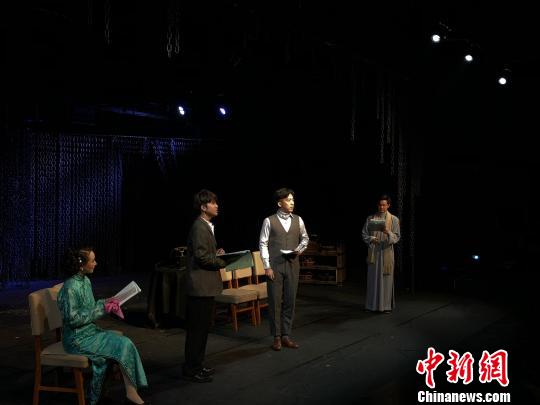 北京人艺剧本朗读《日出》感受经典的“难度”
