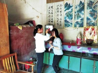 河南19岁女孩照顾残疾姐姐12年理想是当医生