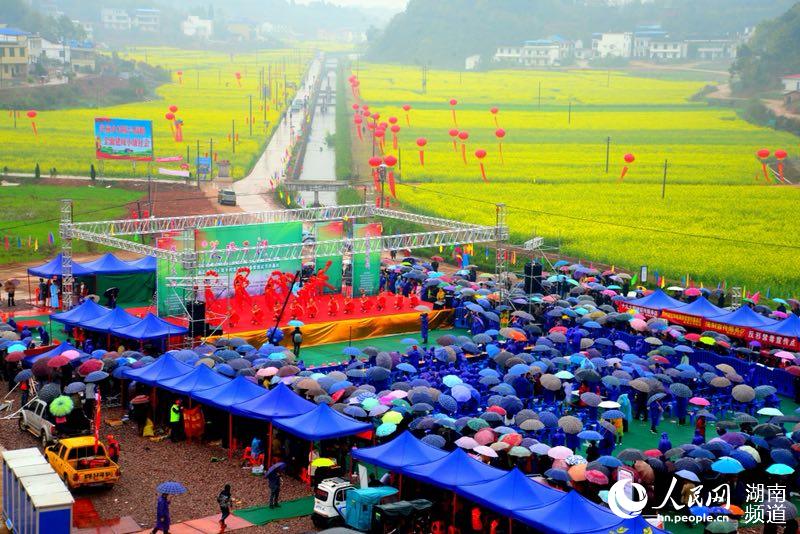 2018年“泉湖二月八”实景（中共衡南县委宣传部供图）