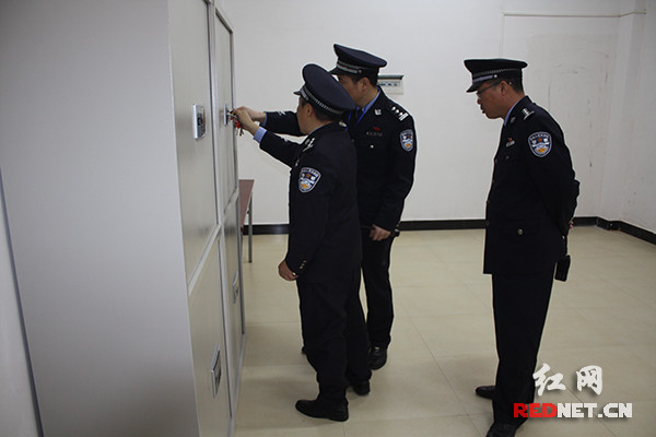 7年报考13次 湖南78岁服刑人员的自学考试梦