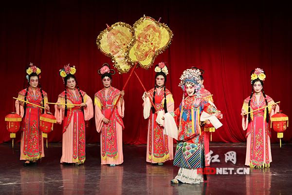 湖南科技学院成立戏剧协会并举行首场演出