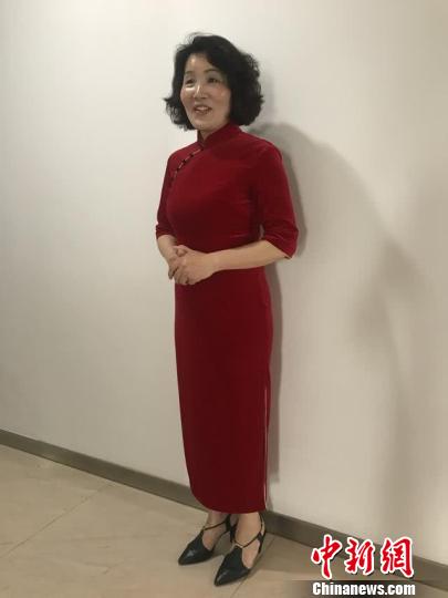 亲人患重病家庭负债女子打工还债如今创办旗袍店