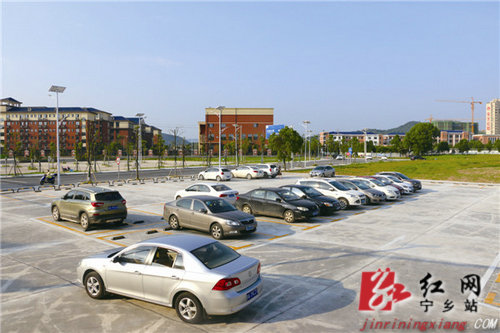 宁乡两所学校附近新增三个免费停车场 师生家