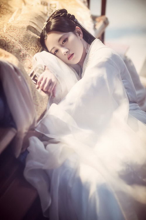 鞠婧祎