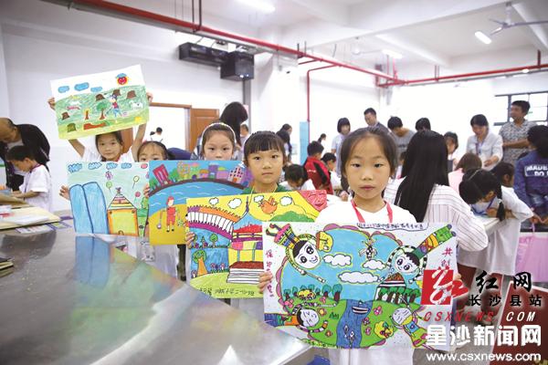 长沙县第七届书画大赛在松雅湖第二小学举行