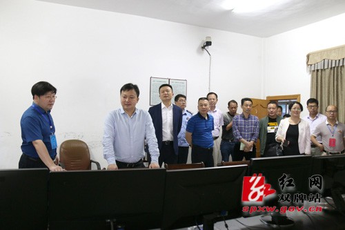 苏小康一行到双牌二中检查高考备考工作