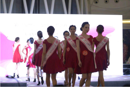 68届世界小姐湖北赛区召开发布会，与00后超模共度六一