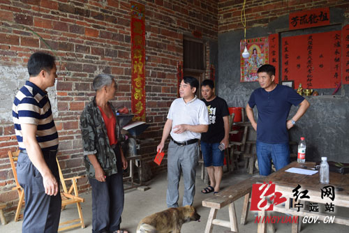 宁远县总工会党支部开展七一走访活动