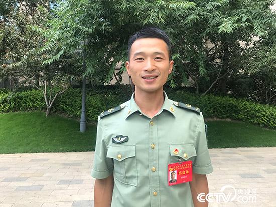 解放军和武警部队代表林新祥