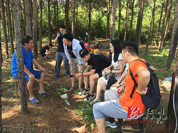 中国人民大学一行到牛角坝镇调研“党建+扶贫”工作