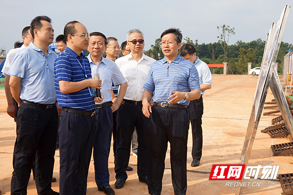 瞿海调研高新区产业项目建设。.jpg