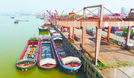 长沙新港首次单月吞吐量突破50万吨