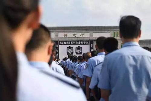 身处和平年代，并不意味着烈士尘封于历史；随着故人远去，祖国的未来更需要我们肩负。