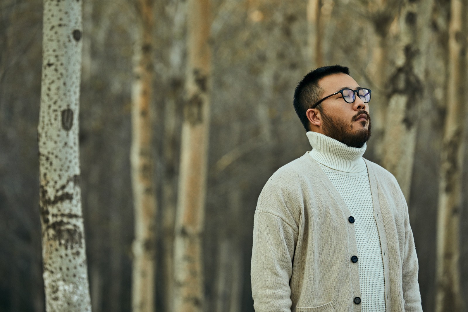 “船长”刘锦泽新歌《分手》正式上线 沙哑嗓音诉说克制的痛