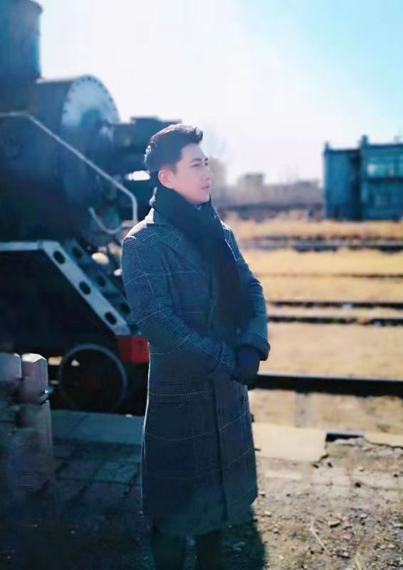 《冬蛾》何明翰 (2).jpg