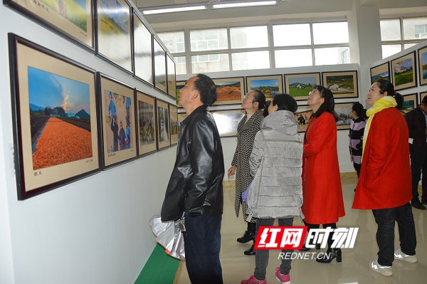 江华举办首届乡村“振兴杯”摄影展